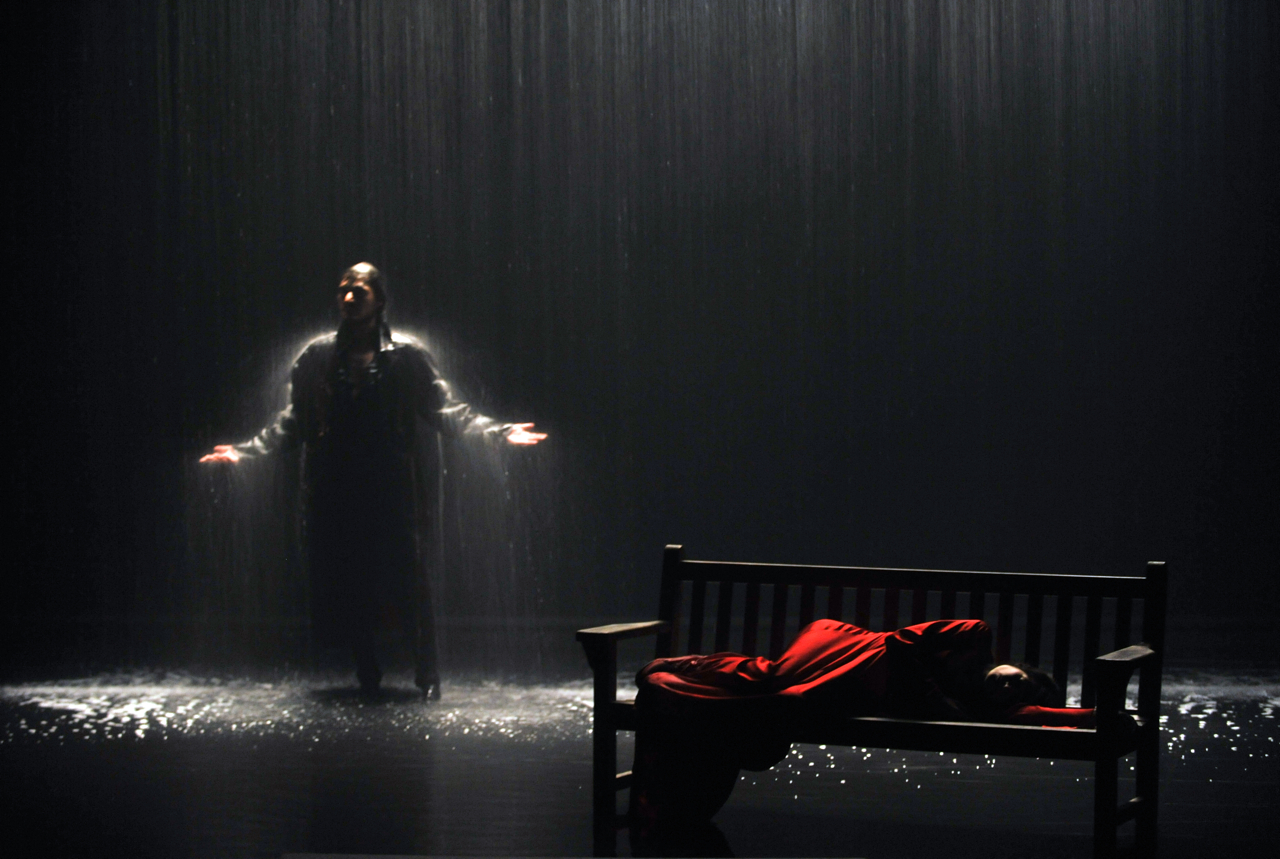 Nicolas Martel et Camille dans La Dame de la mer, Théâtre des Bouffes du Nord 2012